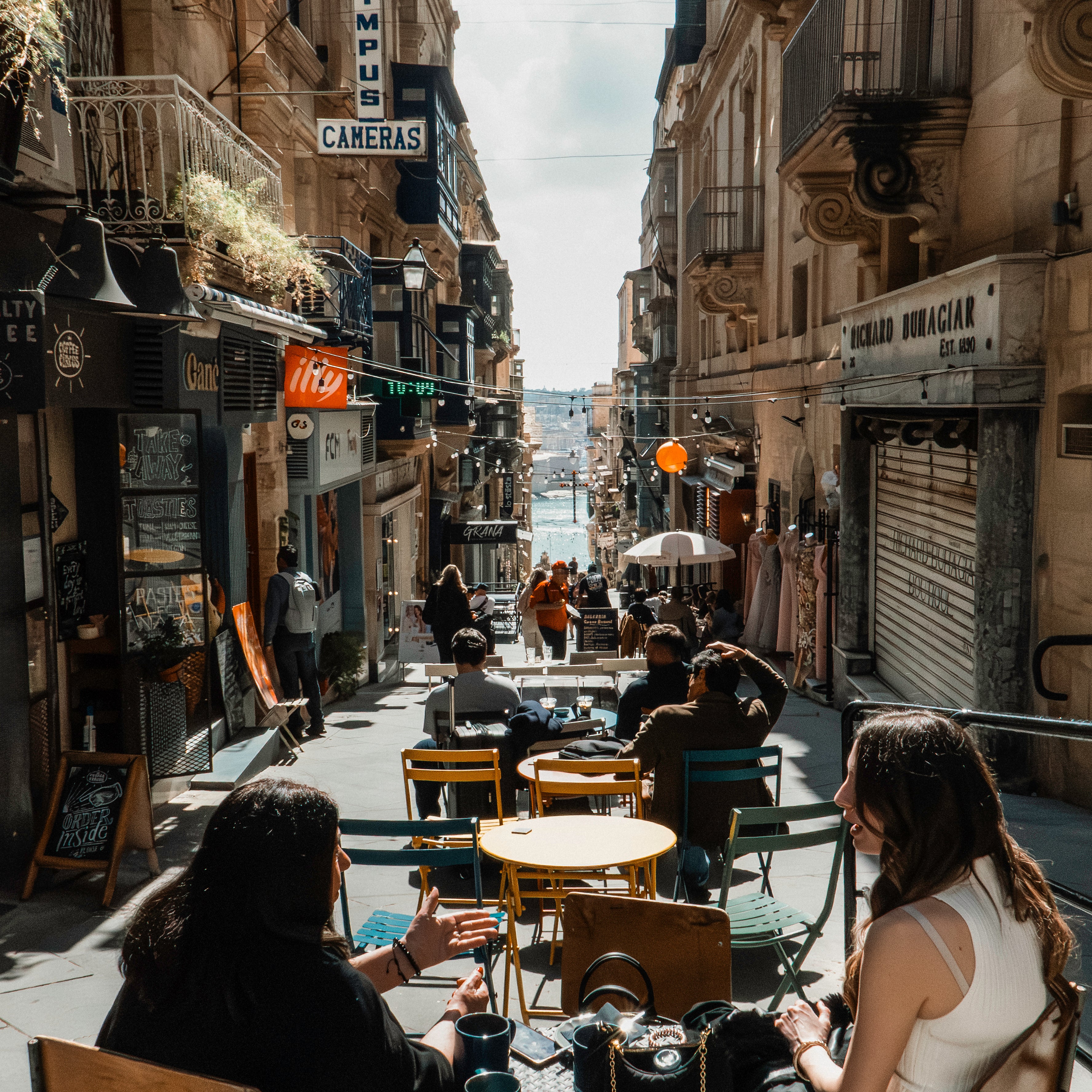 Street cafe Culture - Valletta